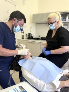 what is a dental implant